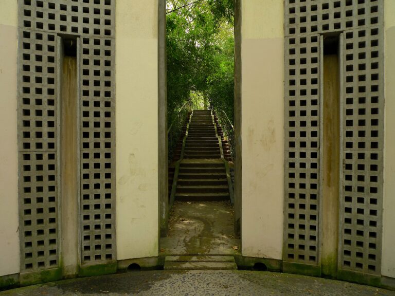 Entrance of le Cylindre Sonore [1]